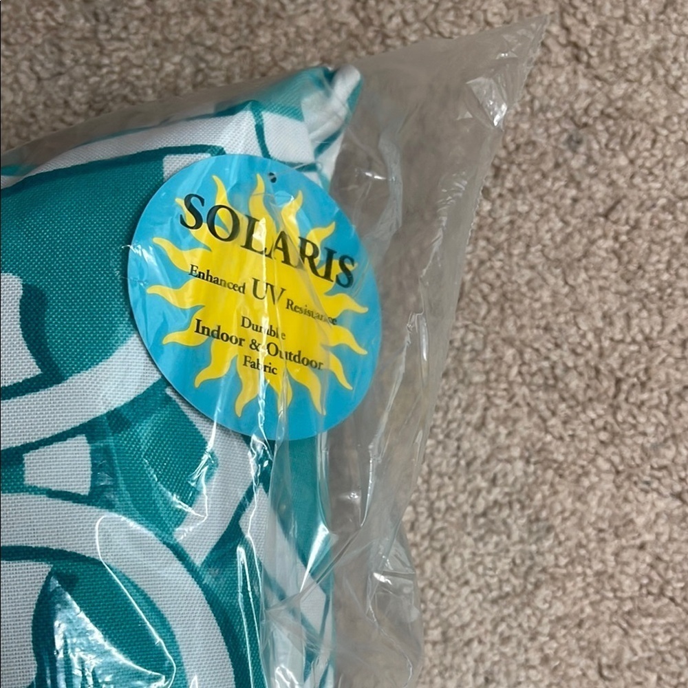 NWT Solaris 17” Aqua and White Geometric Accent Pillow (Set of 3) - Picture 2 of 4